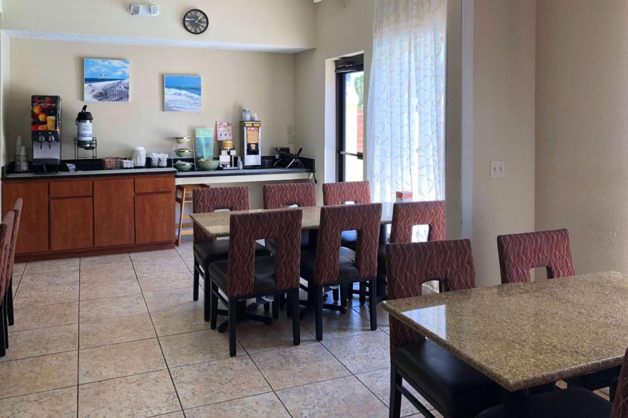 Quality Inn & Suites Miramar Beach Eksteriør bilde