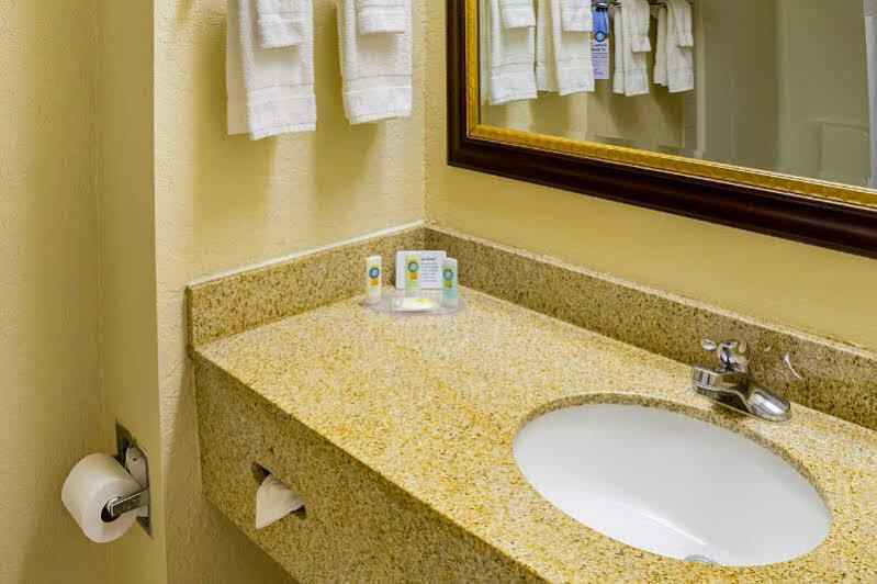 Quality Inn & Suites Miramar Beach Eksteriør bilde